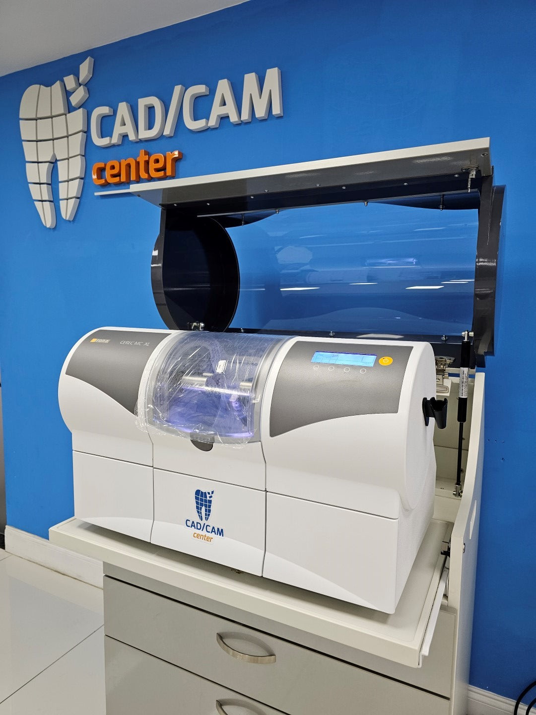 CEREC® Omnibeast - MCXL Milling Unit + Ivoclar Programat Furnace